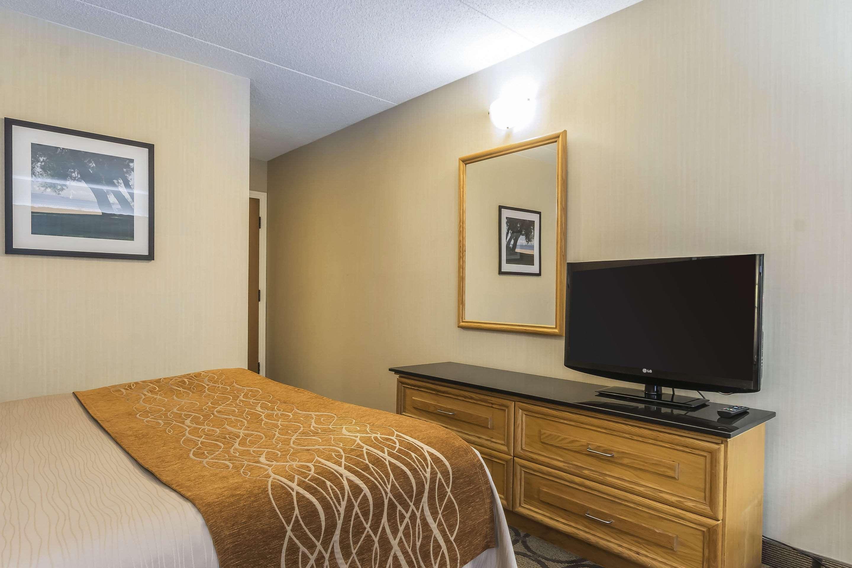 Comfort Inn Cobourg Buitenkant foto