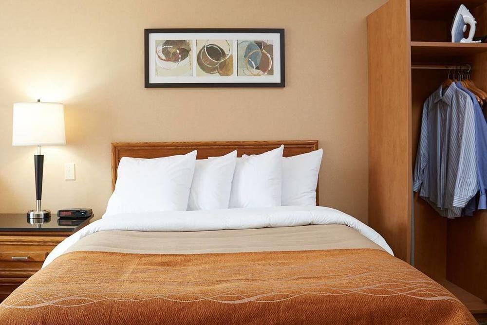 Comfort Inn Cobourg Buitenkant foto