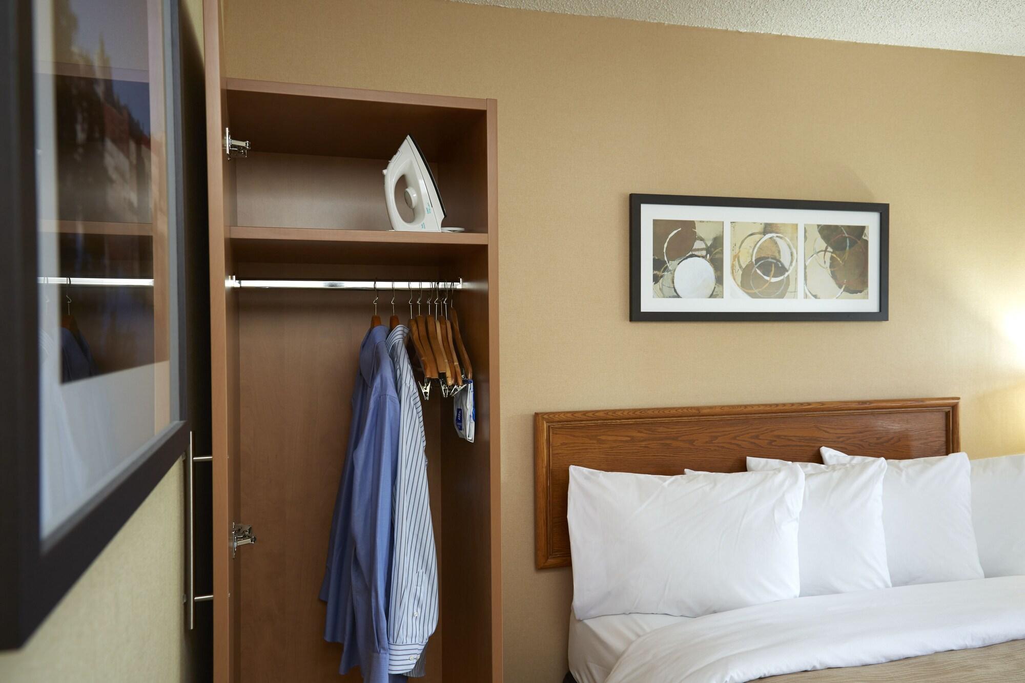 Comfort Inn Cobourg Buitenkant foto